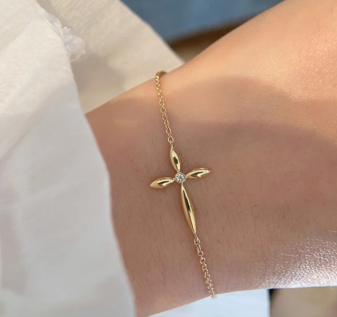 Bracelets collection